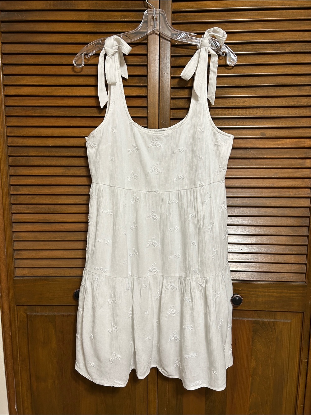 American Eagle Outfitters Embroidered White Tiered Tie-Shoulder Sundress Size M - Picture 8 of 8